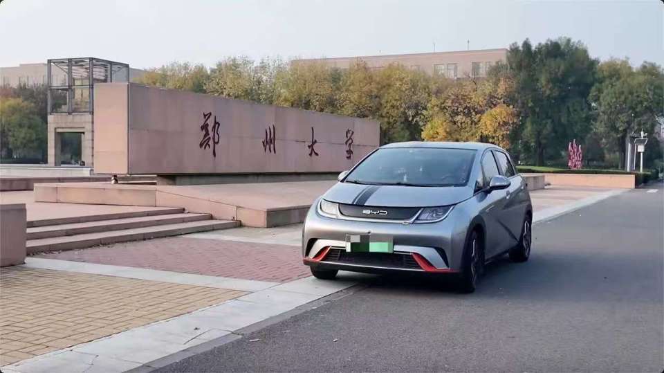 不但雷军想不到，估计连余承东也没想到吧！高校老师最喜欢的车不是问界，也不是小米，而是比亚迪！