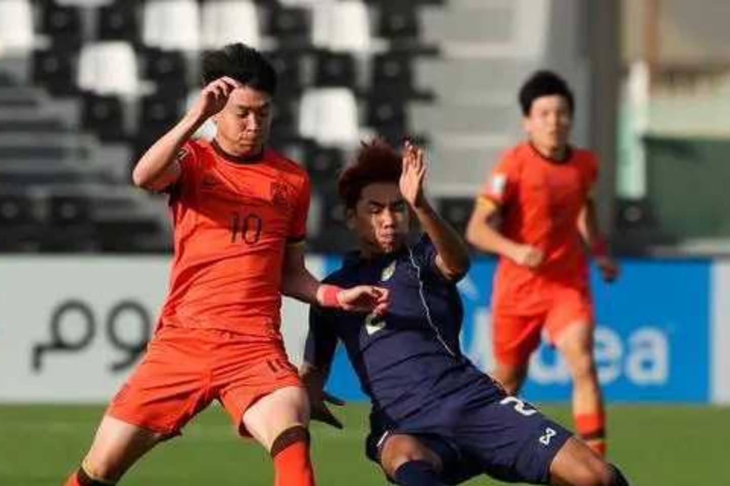 U23国足0-0泰国U23!徐亮掏心点评:实力弱就该这么踢,李昊超神助头名出线_比赛_小伙子_打法