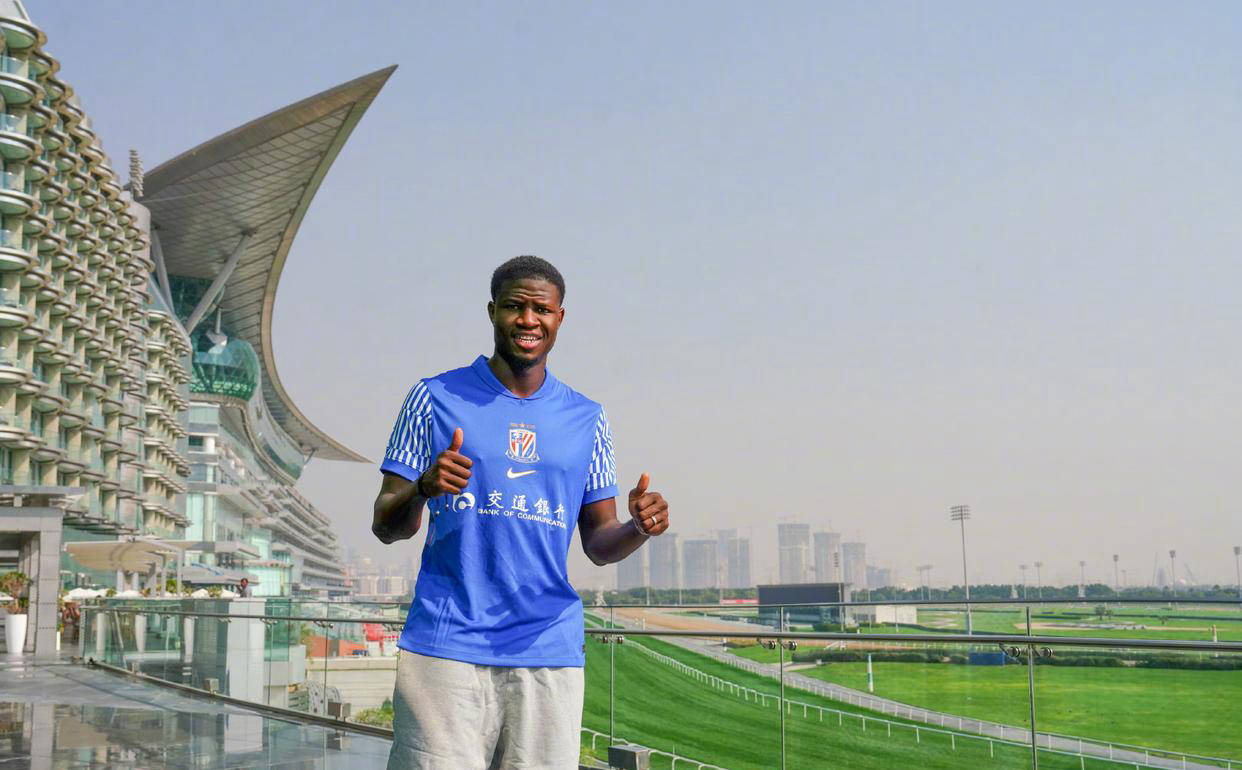 盖伊与拉唐亚冠试金，申花外援7选5，争冠主力格局初现，后腰位置存隐忧