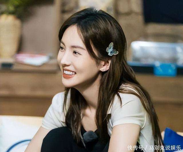 两年前,宋丹丹曾在节目中劝她别再打针了,这一段话现在被翻了出来