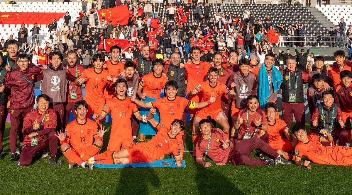 黄健翔开炮：中国足球不能一直这么踢，董路回击：防守不丢人，输球丢人