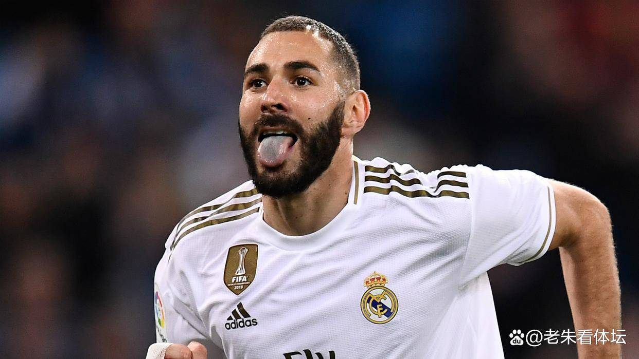 رؤية مورينيو الثاقبة: لماذا ضحى بـ "سفاح" مثل هيغواين من أجل بنزيما؟ كواليس غيرت تاريخ ريال مدريد!