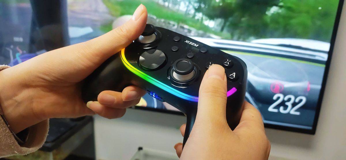 西圣GC1游戏手柄体验，硬件+算法双擎驱动，硬核电竞真旗舰!