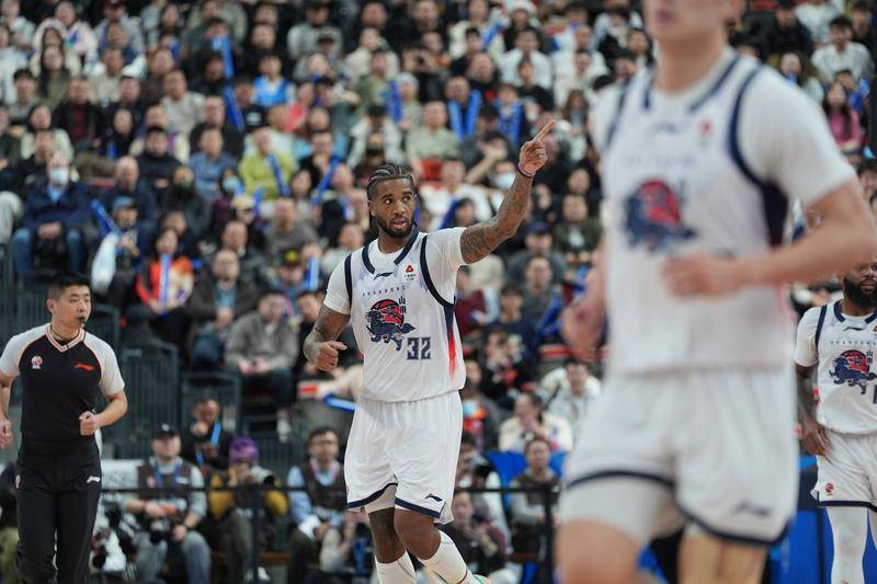 山东双外援辱骂裁判被各罚3万 邱彪遭追加罚款2万