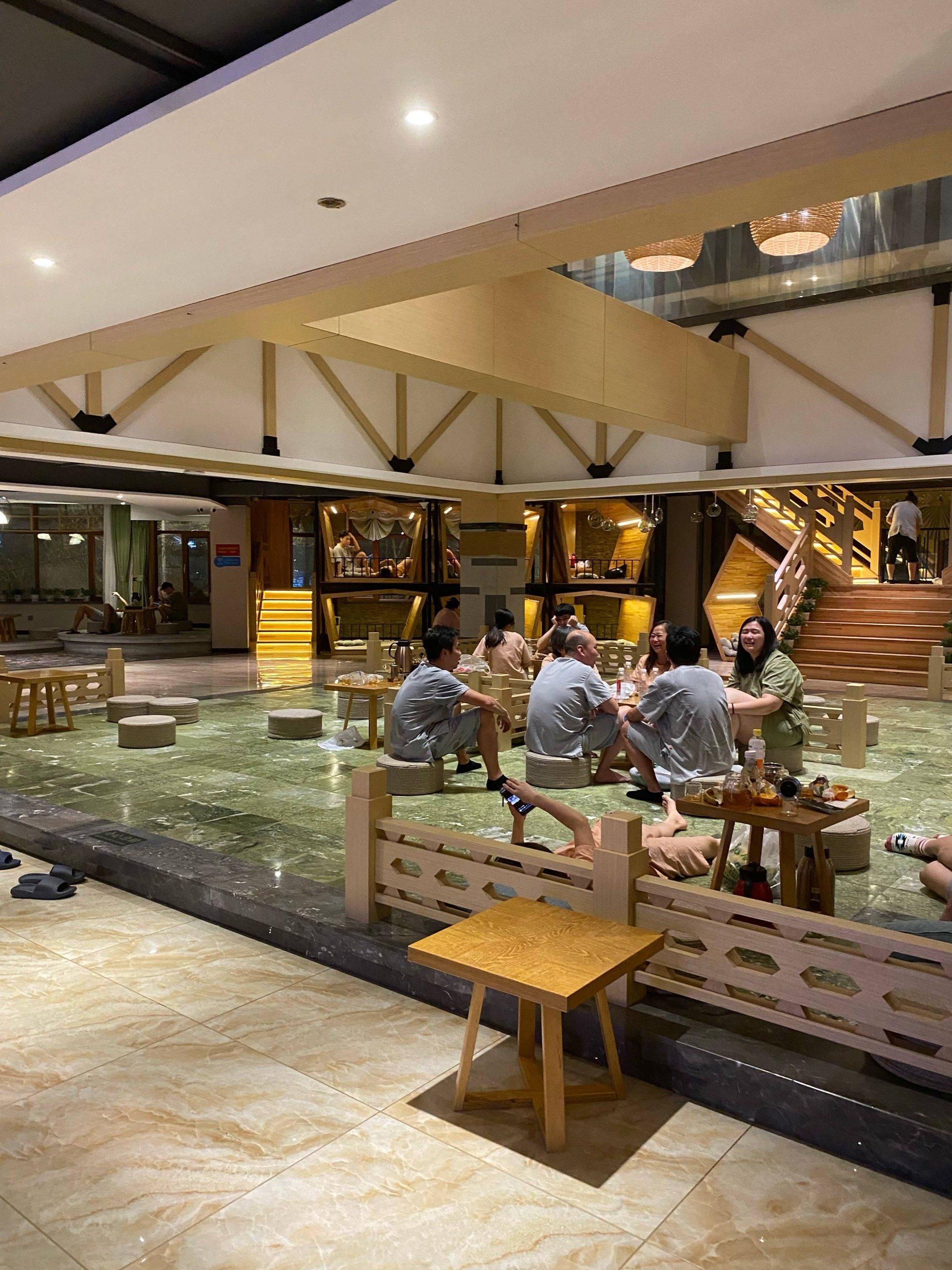 13岁男孩泡澡20分钟后失去意识被紧急送医,医生：男性常泡澡导致不孕不育