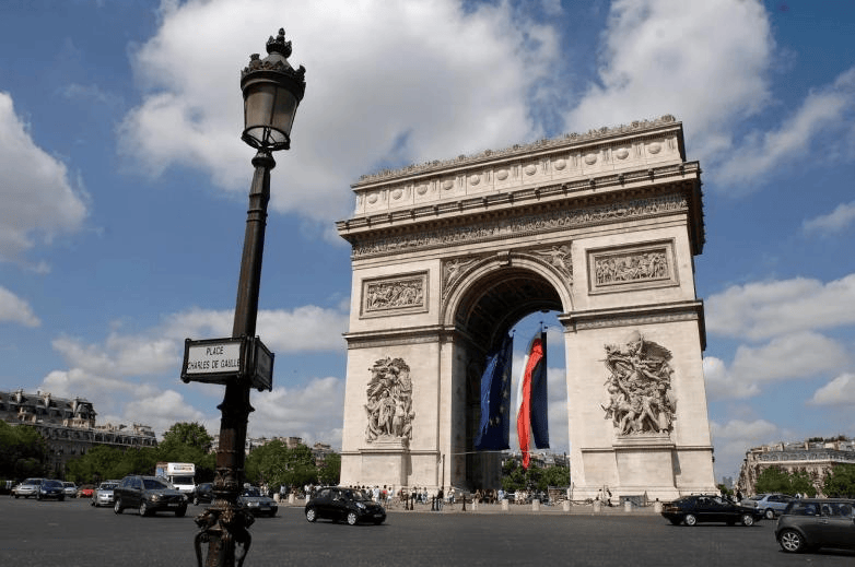 图片[2]-老辈子拍照，为啥让巴黎旅游变成了村口打卡 -华闻时空