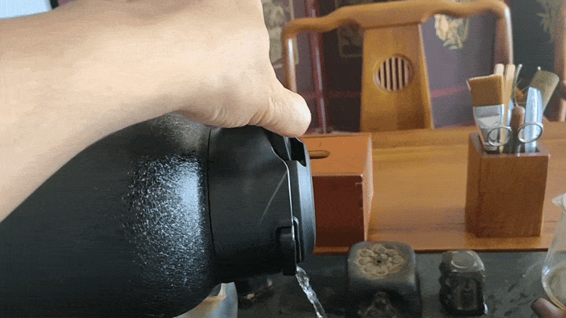 一步到位!宫菱保温壶测评:8层锁温+欧盟认证安全无毒+0胶水