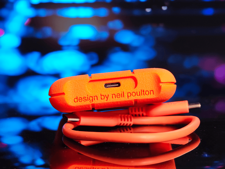 雷孜Rugged SSD4三防神盘实测:4000MB/s又快又安全!