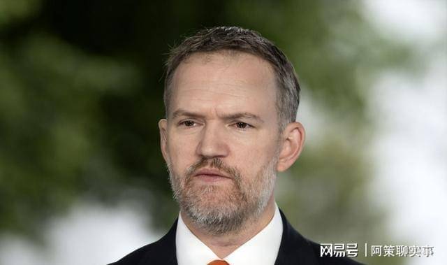 和欧洲闹掰后，特朗普调转方向，对华送出双重大礼，还有大事相求