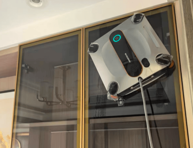 擦窗机器人会把玻璃刮花吗？擦窗机器人的危害有哪些？别盲目买擦窗机，看清这四点再入手