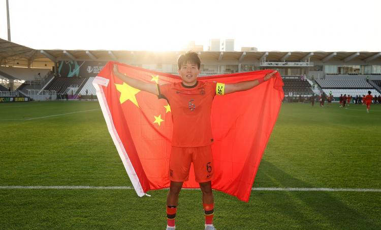 来了！U23国足队长正式加盟英超球队，开启国足“新人留洋新篇章”