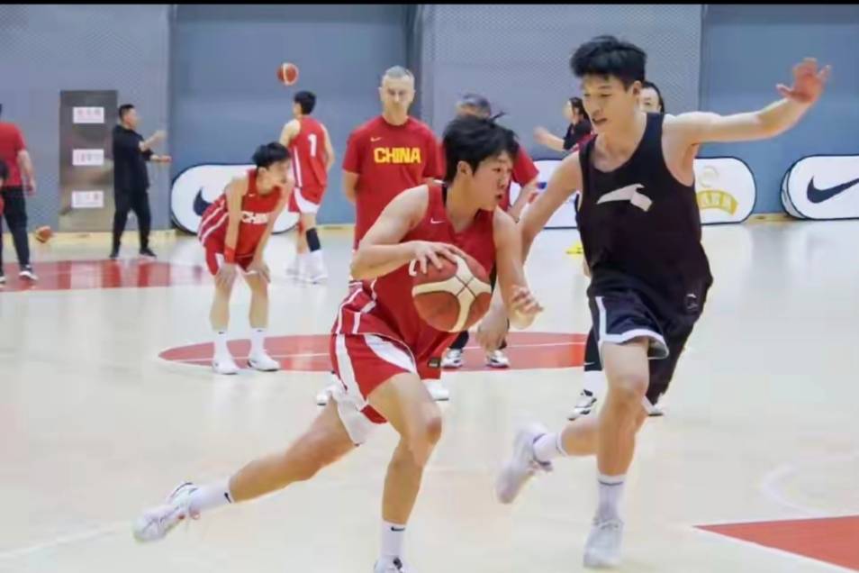 中国女篮密集热身全力备战世界杯资格赛