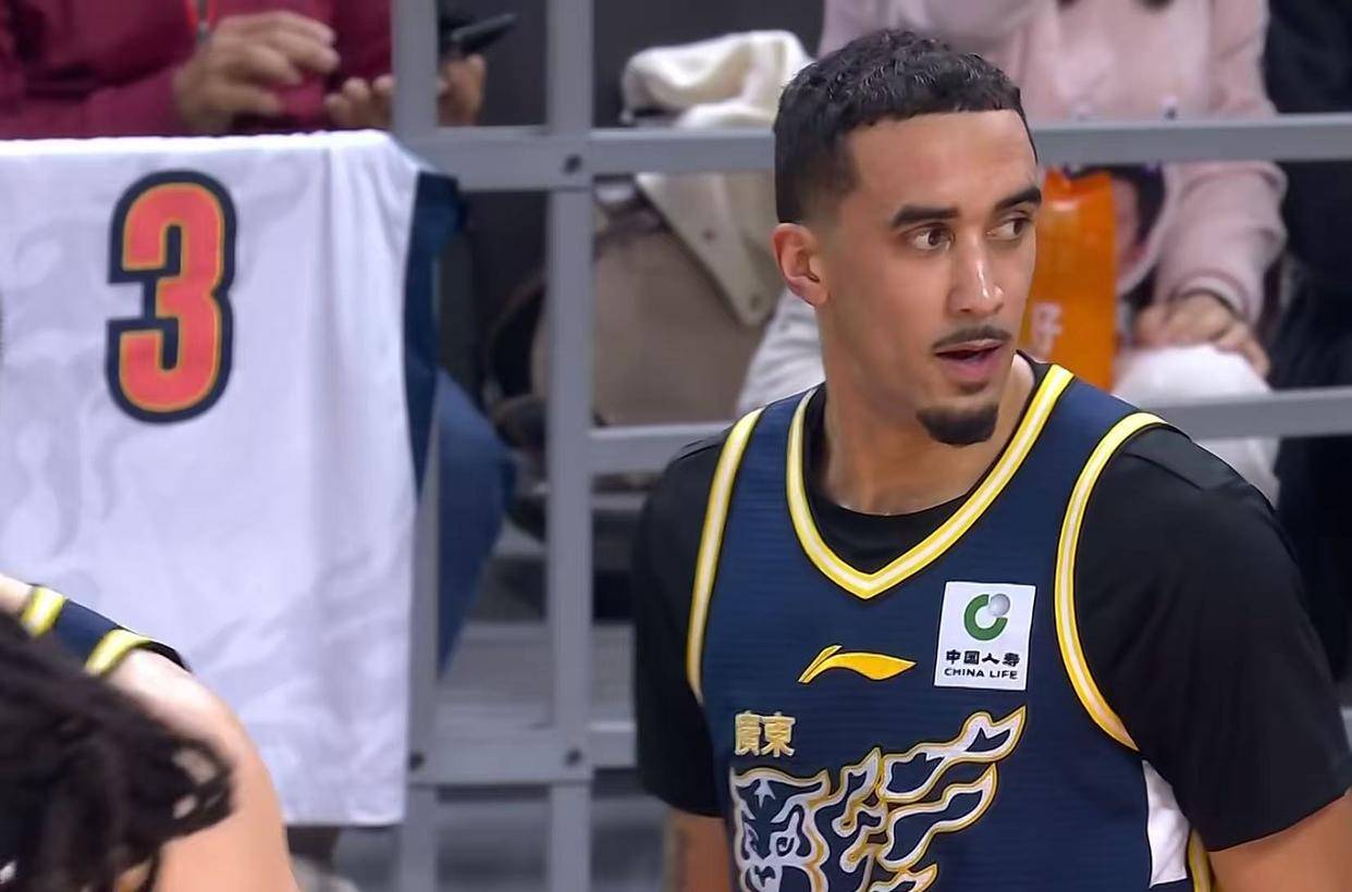 太适合广东队！CBA暴力锋卫确认被裁，朱芳雨有望底薪完成截胡？