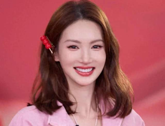 原创            网曝金晨肇事逃逸！手握十多个高奢代言，一旦封杀违约金赔不完