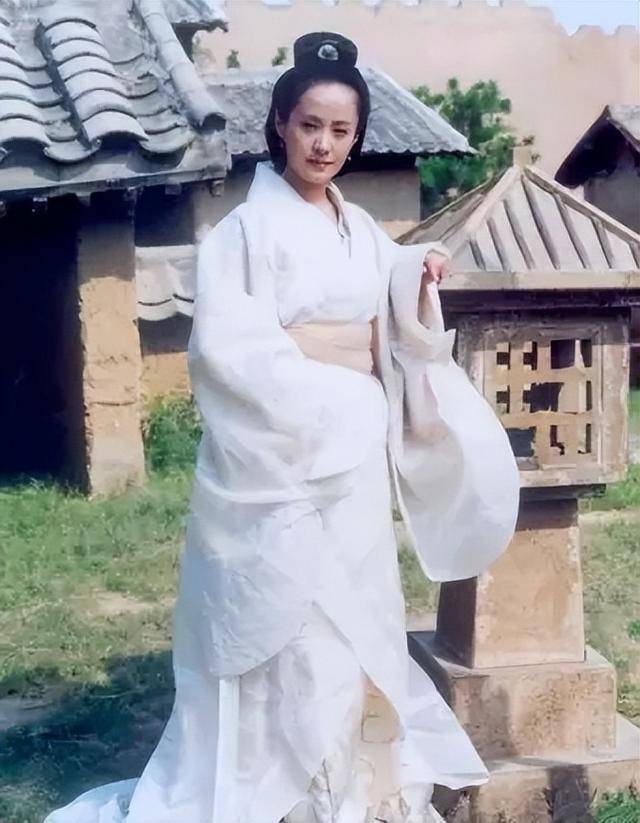 那些多才多艺，名垂青史的女性书法家，有武则天，有王羲之的老师