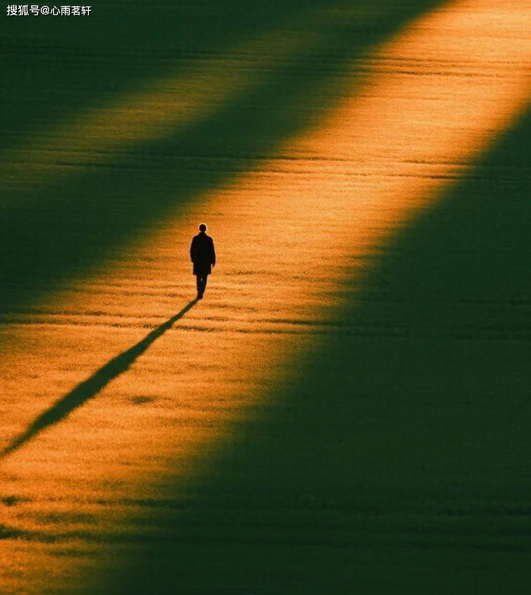 经历抑郁后，真的有人能靠自己慢慢走出来吗？