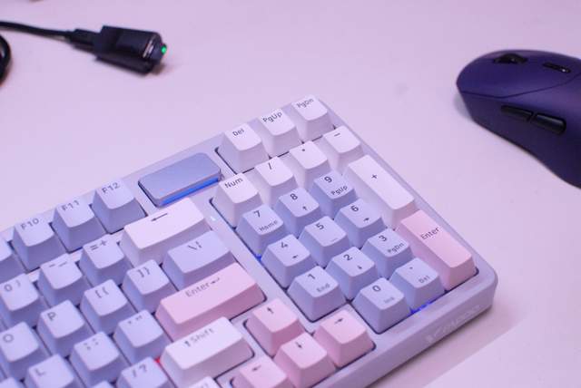 续航怪兽遇上电竞王者：雷柏V700DIY-98长续航版 &amp; VT9 MAX鼠标实测