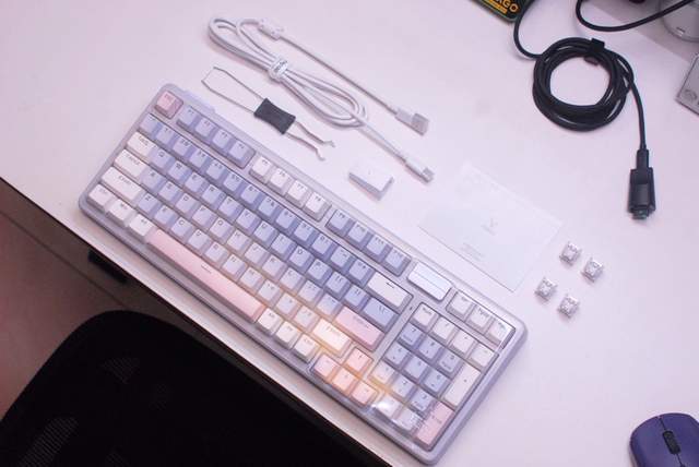 续航怪兽遇上电竞王者：雷柏V700DIY-98长续航版 &amp; VT9 MAX鼠标实测