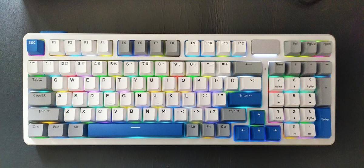 中大手电竞首选键鼠套装，续航+性能+颜值，雷柏V700DIY-98长续航版+VT9实力出圈真硬核！