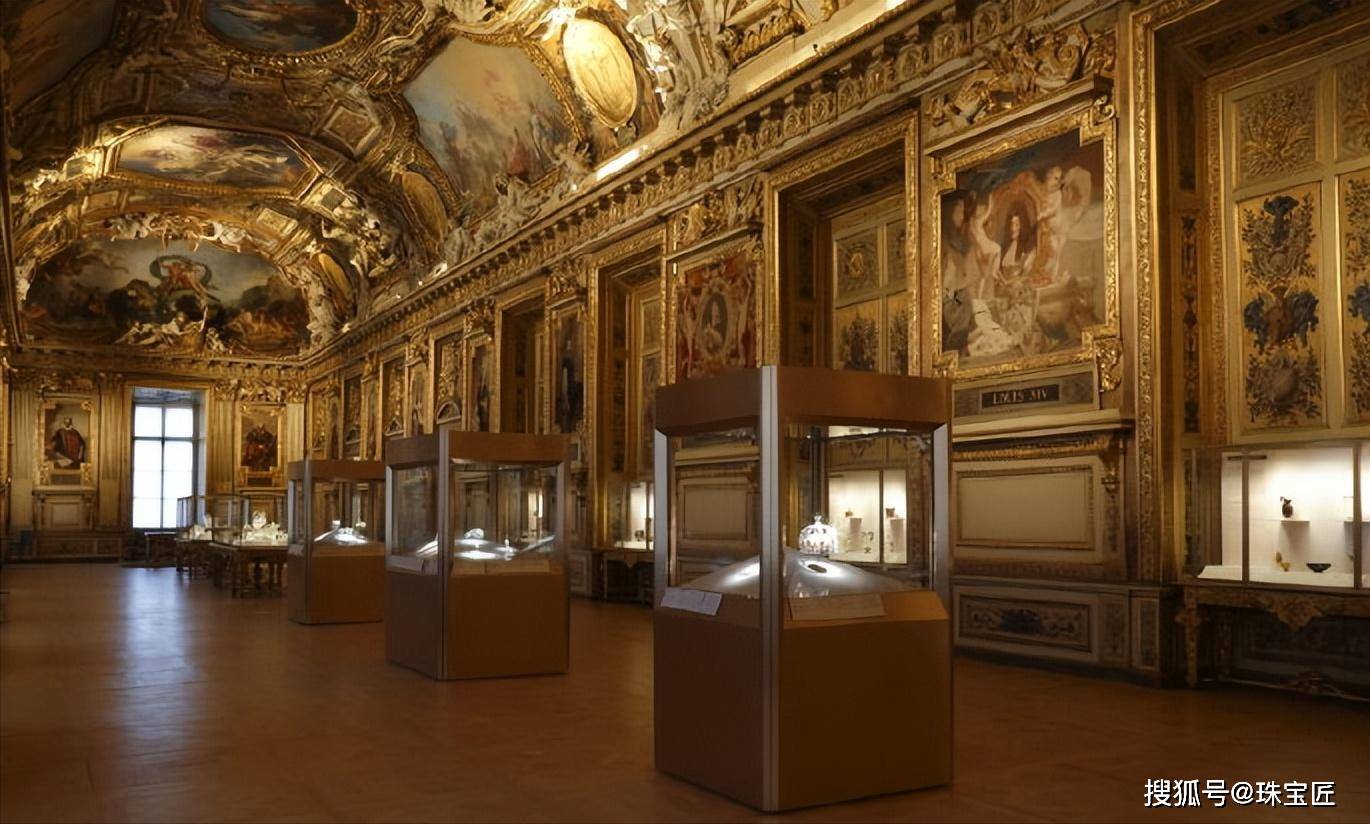 从拿破仑到七月王朝，卢浮宫这个已成绝响的珠宝展柜，藏着法兰西百年盛衰史