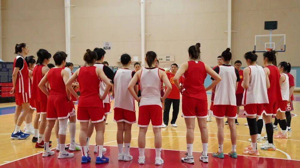 压力不小！女篮世预赛赛程出炉，中国女篮将连战五大洲强敌
