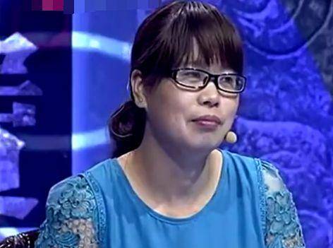 女子带玛瑙青蛙上鉴宝，专家见到后直呼：很可爱，但是价不敢估！