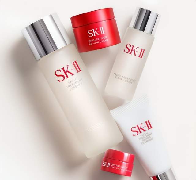 2026送礼必看：送女生什么新年礼物比较合适？这样送礼永不翻翻车