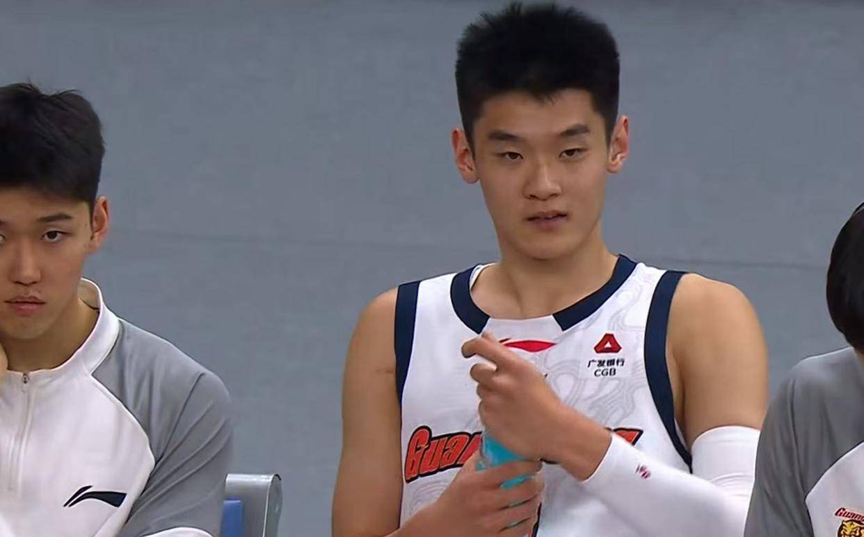 萨里奇被裁掉！广东队迎来补强机会，这才是杜锋的内线答案？