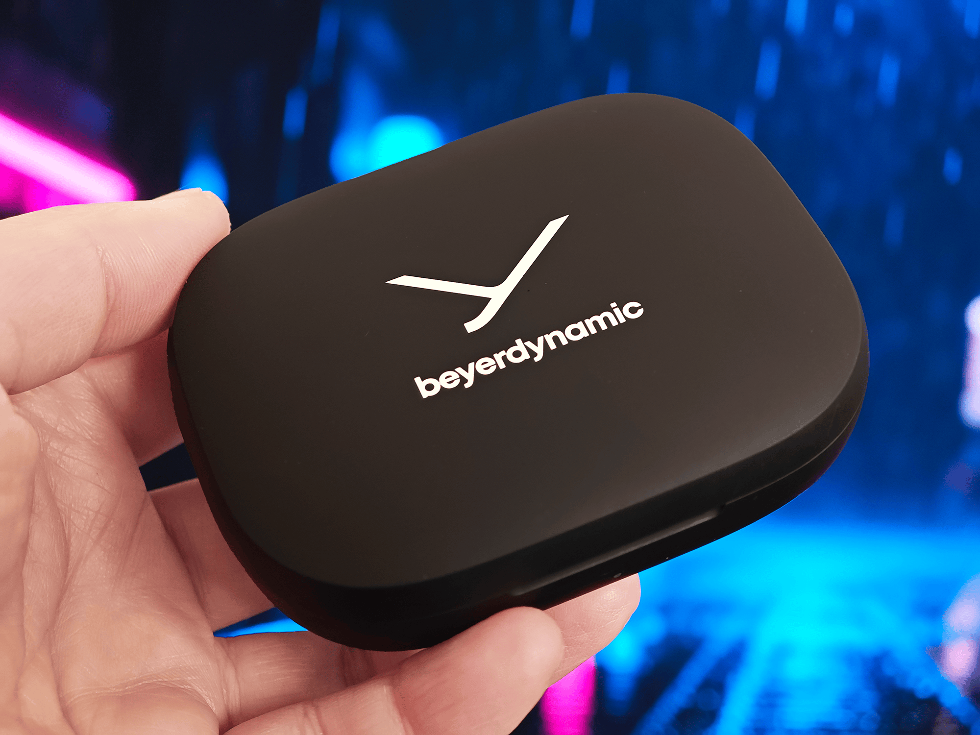 开放式耳挂旗舰——拜雅阿米罗200实测：佩戴舒适、音质超给力！