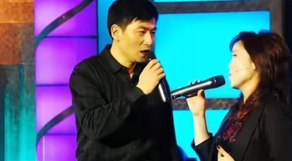 1987年,陆剑民参演电视剧《当代士兵》,剧组需要一首主题曲,就请来了