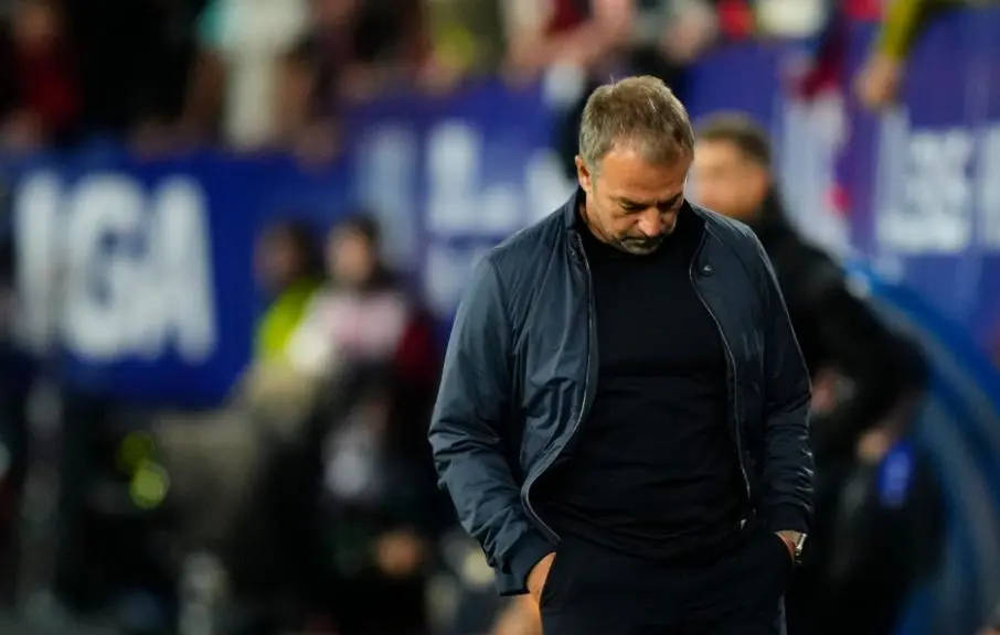 巴萨内部矛盾激化？主帅弗里克质疑球员比赛态度 球员反驳高位逼抢战术失效