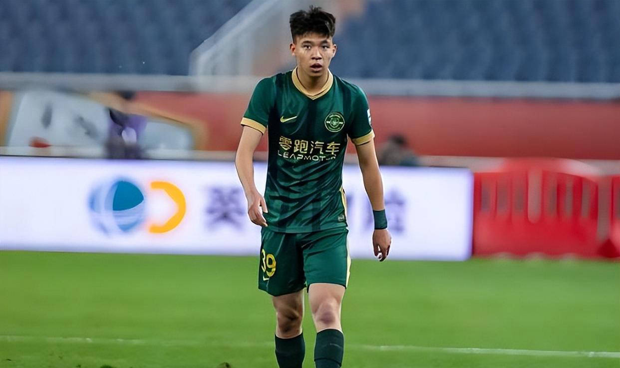 20岁国足新星欧阳玉环正式加盟克罗地亚梅吉穆列，开启欧洲职业生涯