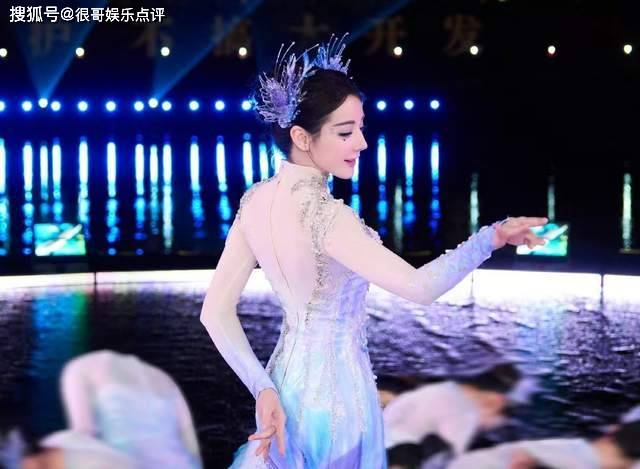 原创
            2026央视春晚全复盘：顶流炸场、国风封神、科技破圈，这一夜承包全网热搜封面图