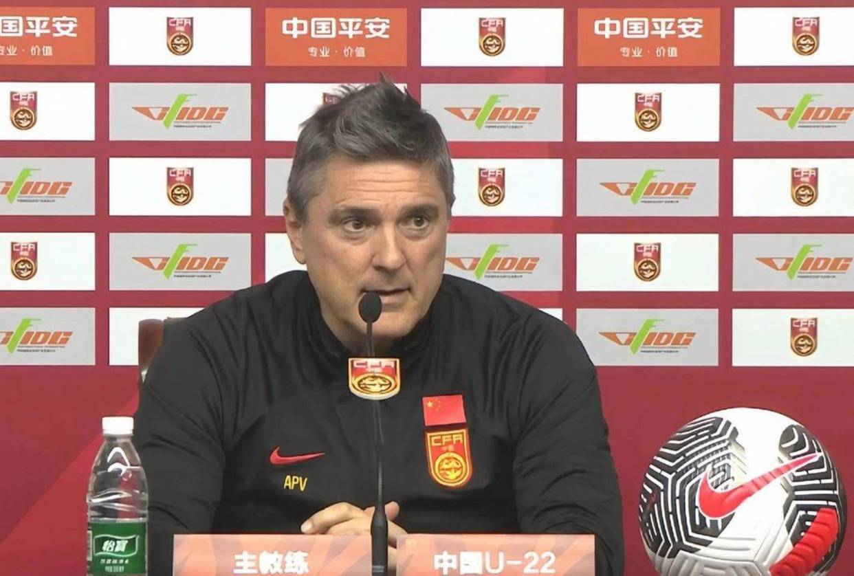 或许这样的成绩谁都没有想到，安东尼奥八年坚守带队连胜夺亚军，中国足球迎来久违亮光