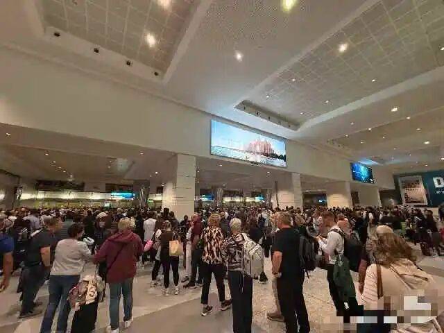 中东多国领空关闭，大量游客滞留！浙江姐妹迪拜惊魂 -华闻时空
