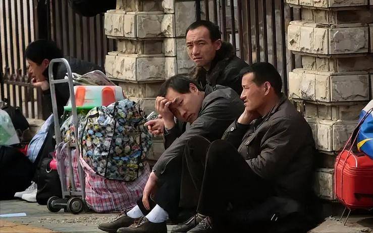 200元养老金难撑体面晚年:白岩松两会发声,直言农民养老金太低-图片5