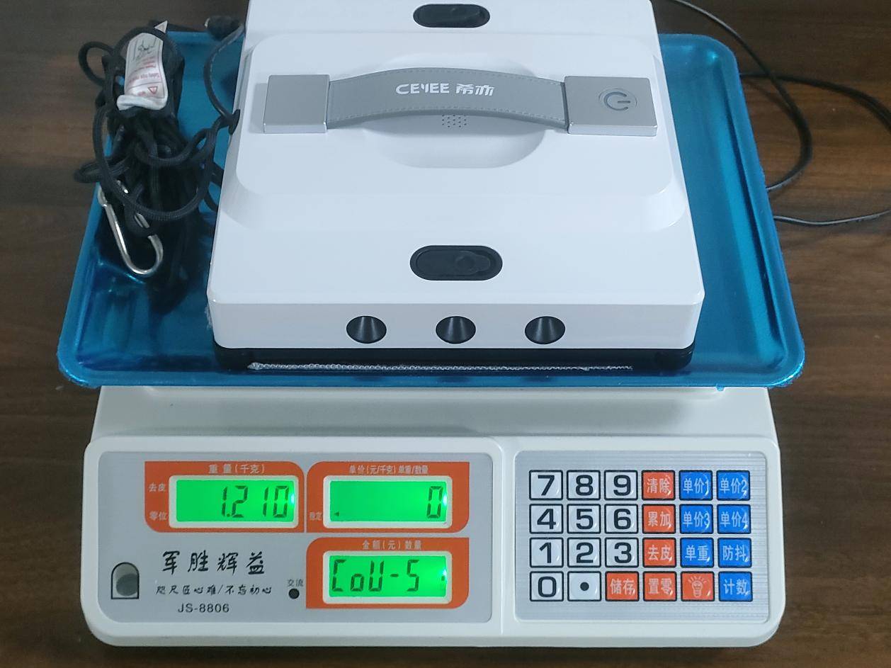 擦窗机器人横评：玻妞388好用吗？希亦W1、小狗W7百元到千元级实测对比