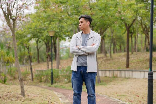 在阳光与舒适间划一道优雅边界：北归线 TROPIC NORTH 防晒衣