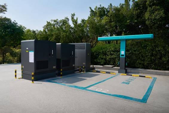 比亚迪发布第二代刀片电池及闪充技术，引领新能源汽车迈入闪充时代-最极客