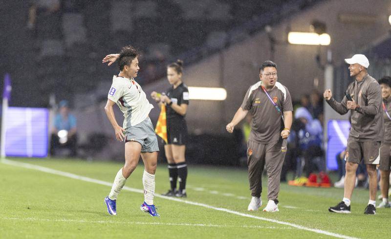 王霜：每球必拼每球必抢 中国女足取胜欲望更强烈