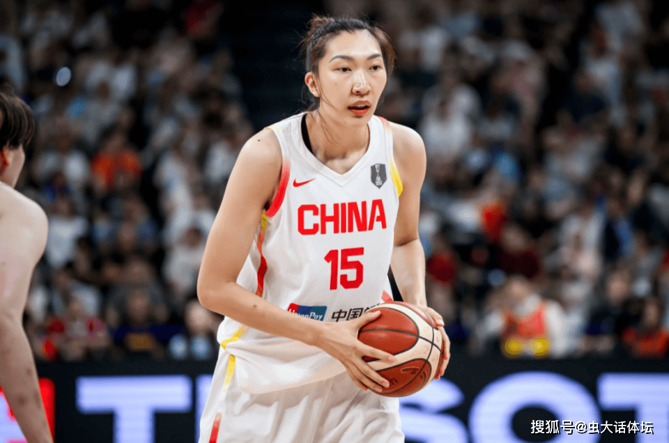 女篮世预赛武汉赛区！中国女篮半场35