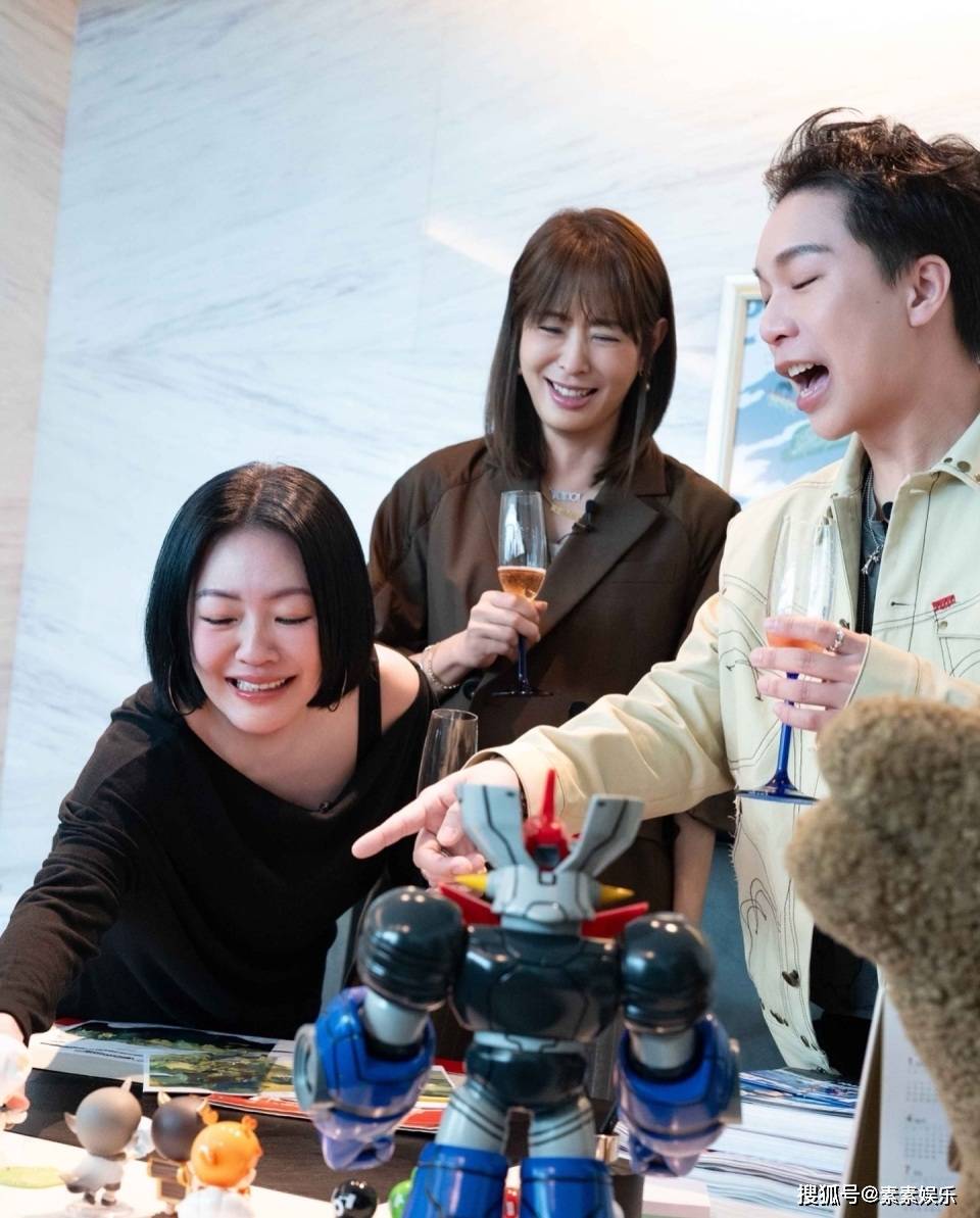 原创
            小S感谢贾永婕陪大S走到最后，回忆大S生前细节，姐妹落泪哭泣封面图