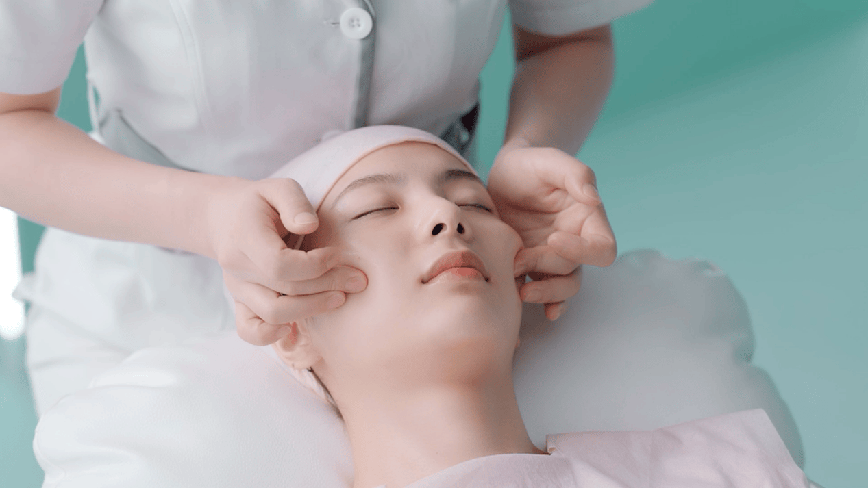 与美同行三十八载：樊文花的“长期主义”与“她时代”赋能(图2)