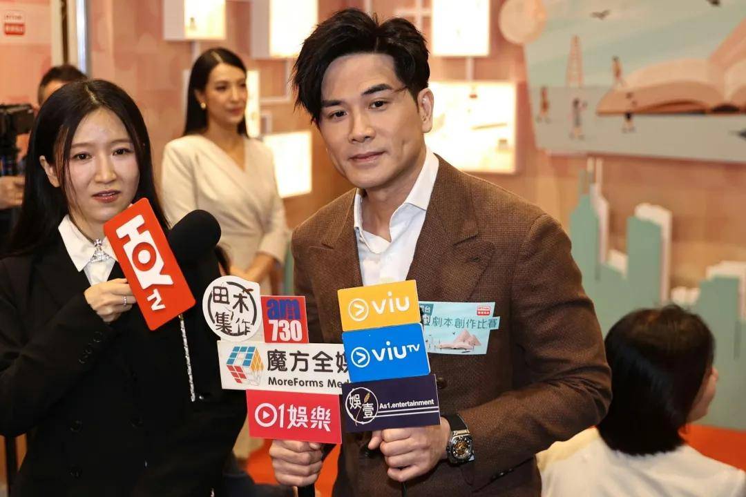 早前女友在訪問中提及如果要結婚,要待男友開口,伍允龍就臉帶尷尬回應︰「係咩?佢有咁講?一般女仔都會咁講。」(陳順禎 攝)
