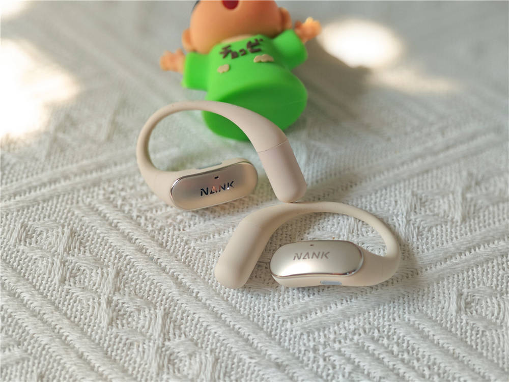 南卡OE Wing：轻若无感+AI助理，打造不一样的开放式耳机