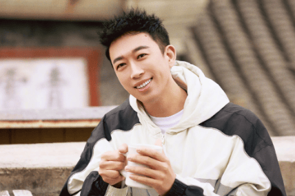 于正深度解析AI影视革命：人类表演艺术不可替代性引热议