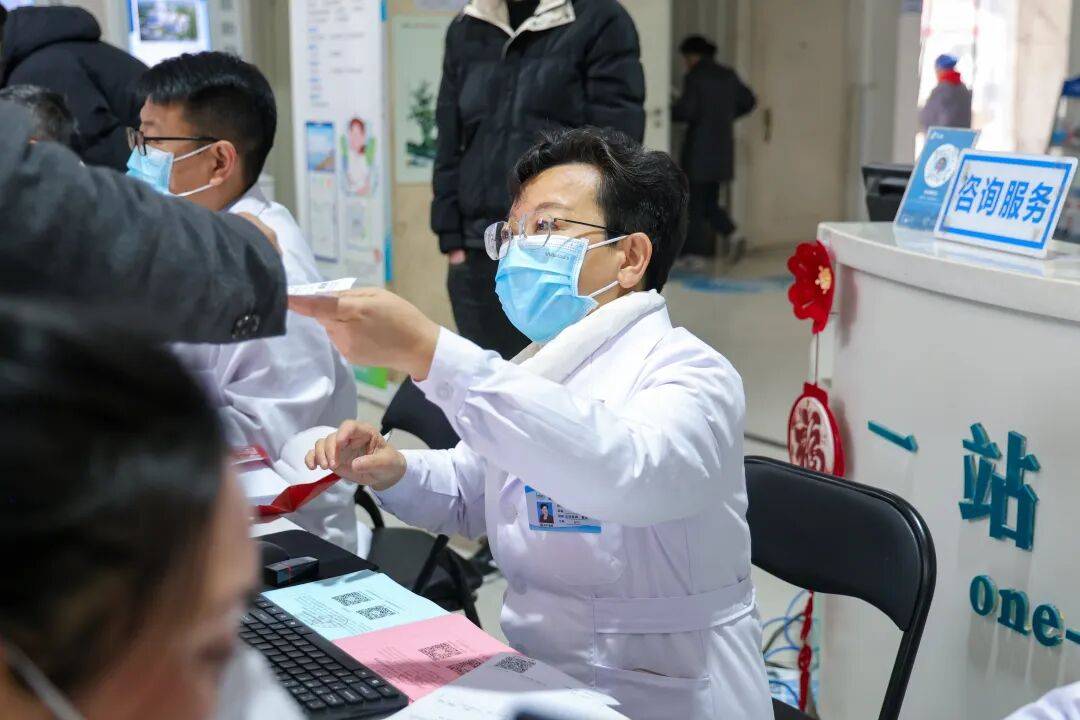 关于地坛医院医院排队代办挂号儿童诊疗全程温柔哄慰，看病不害怕的信息