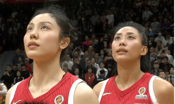 中国女篮惊险突围，锋线隐患暗藏玄机，未来一战或定生死