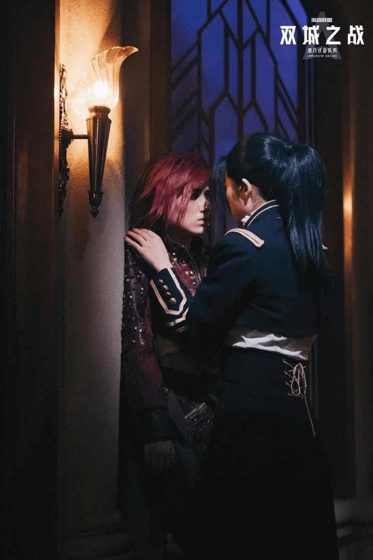 看完《双城之战》浸入式音乐秀后，我写了一篇游戏评测