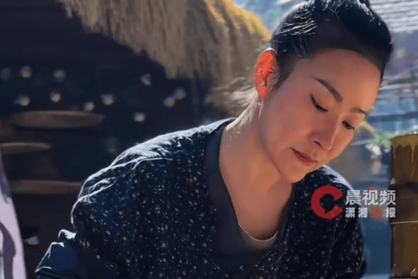 《麻辣女兵》女演员跨界搓香遇恶意退货：糟蹋后退货，手艺人何辜？